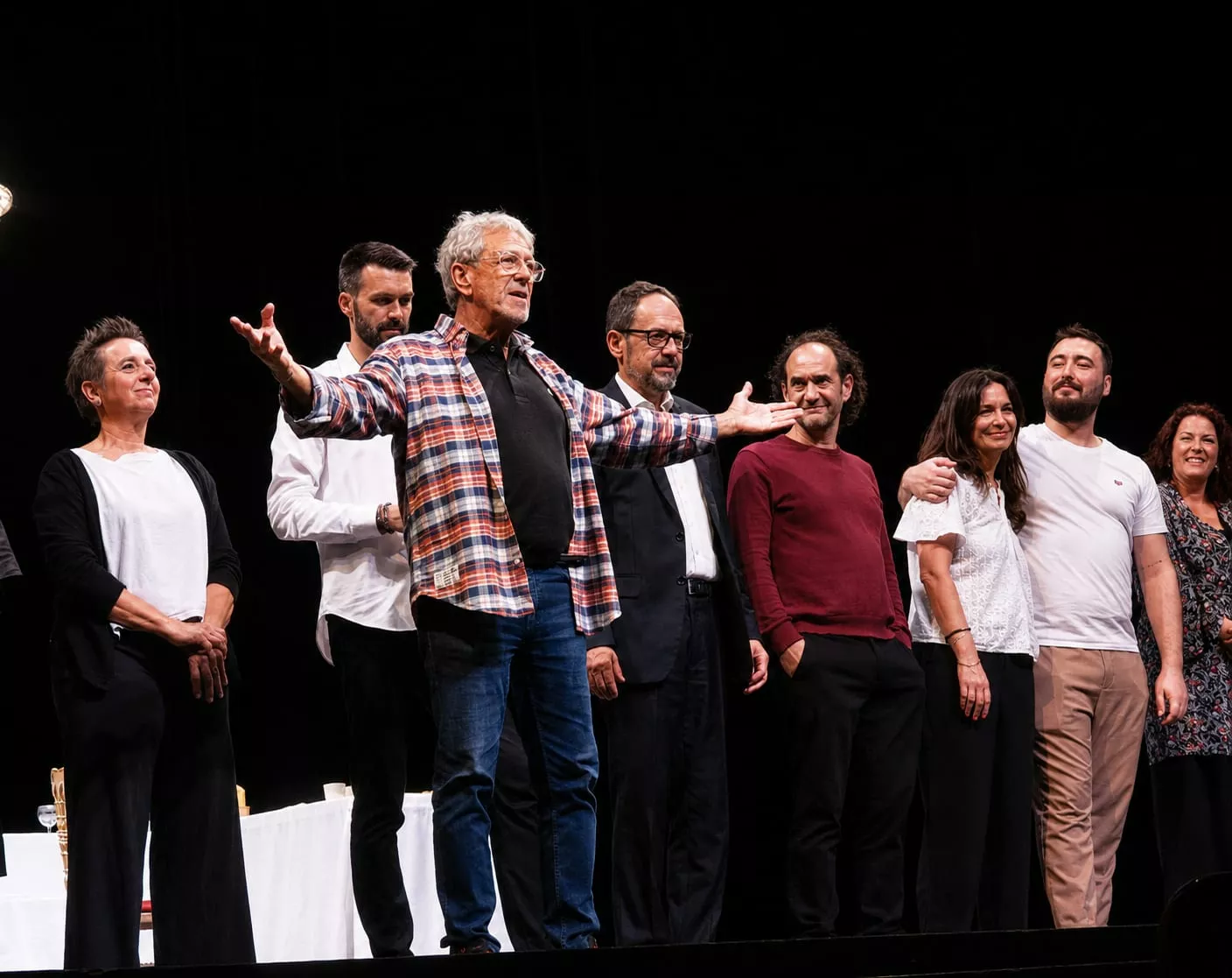 Sur la scène du Théâtre Armand